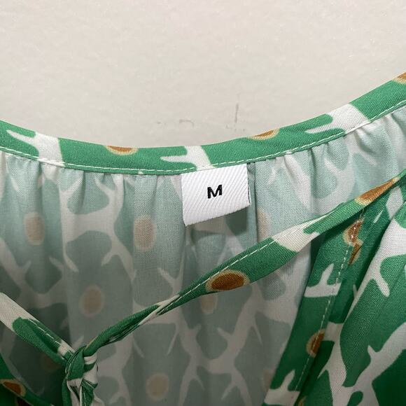 Green Tiered Maxi Dress SIZE MEDIUM 3/4 Sleeves Keyhole Neckline Lightweight - Picture 5 of 8